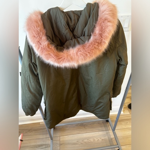Vintage Havana Army Green Parka with Pink Faux Fur Trim - Picture 7 of 7